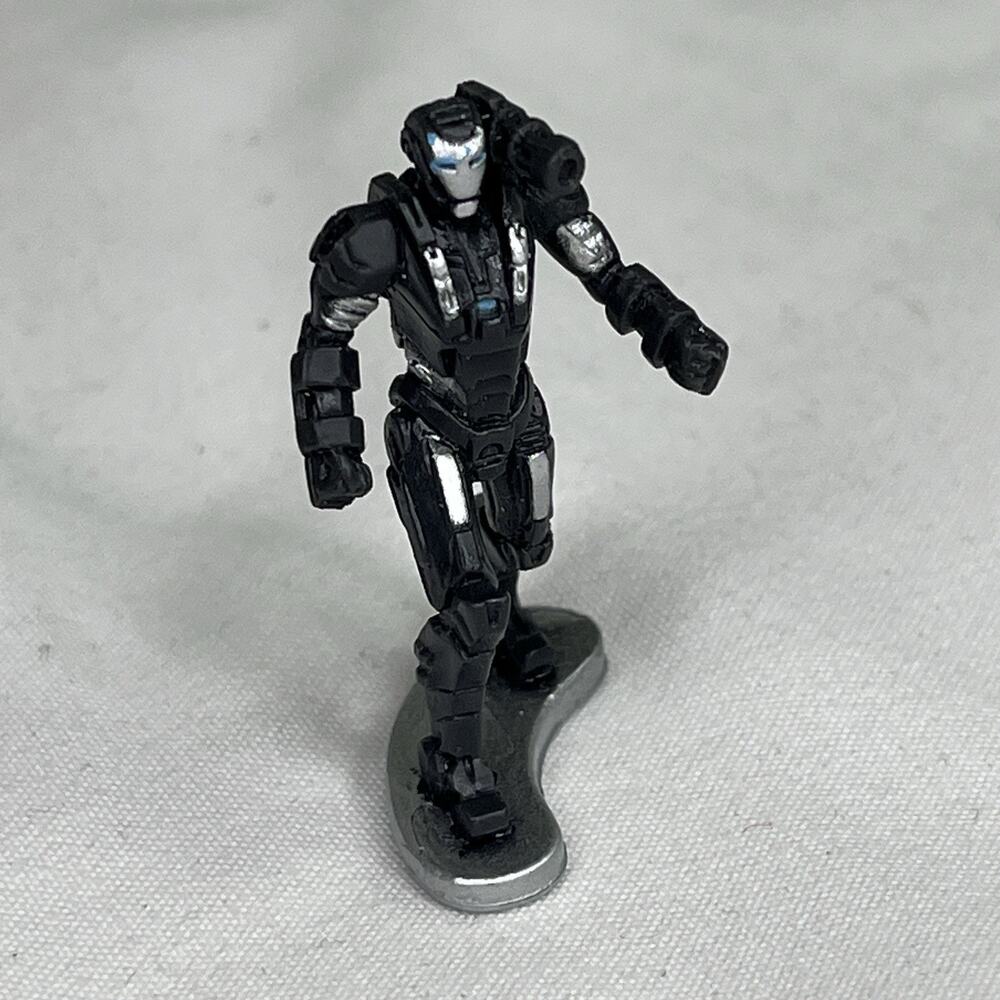 Marvel Hasbro Miniature Iron Man 2010 Figurine #00781, 1-1/2" tall. Collectible